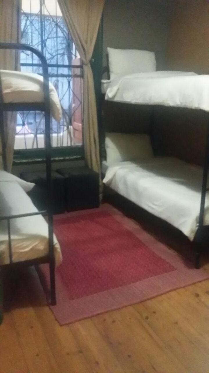 Stumble Inn Backpackers Стелленбос Экстерьер фото